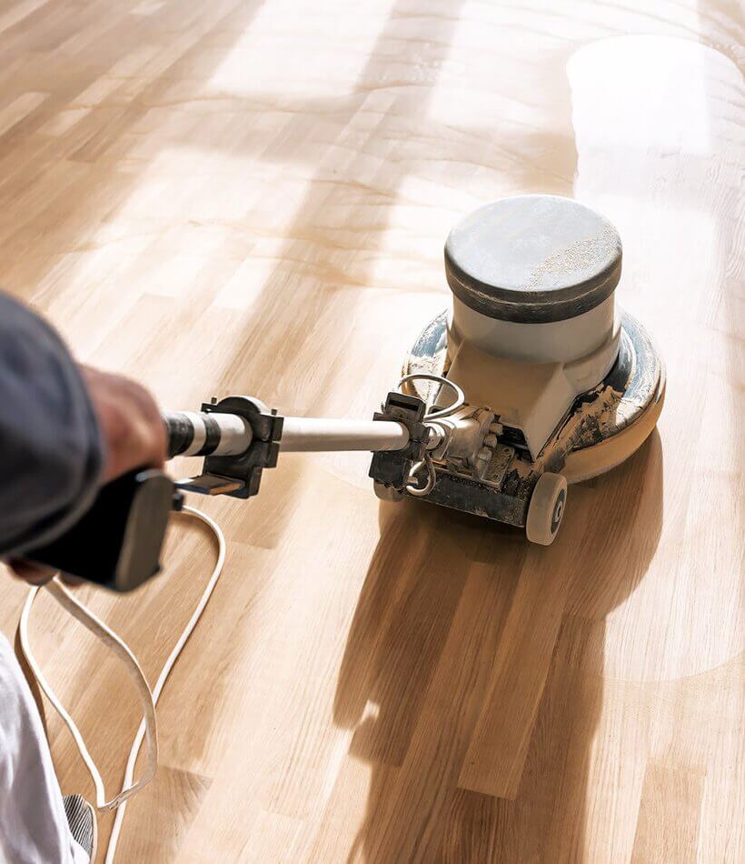 Sablage et vernissage de plancher